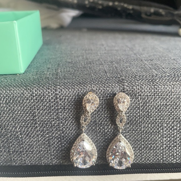 Ever Faith Bridal Earrings - Picture 2 of 3